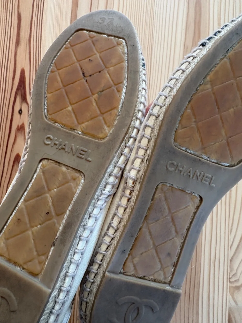 Chanel CC Leather Espadrilles in beige/cream with black cap toe, size 37